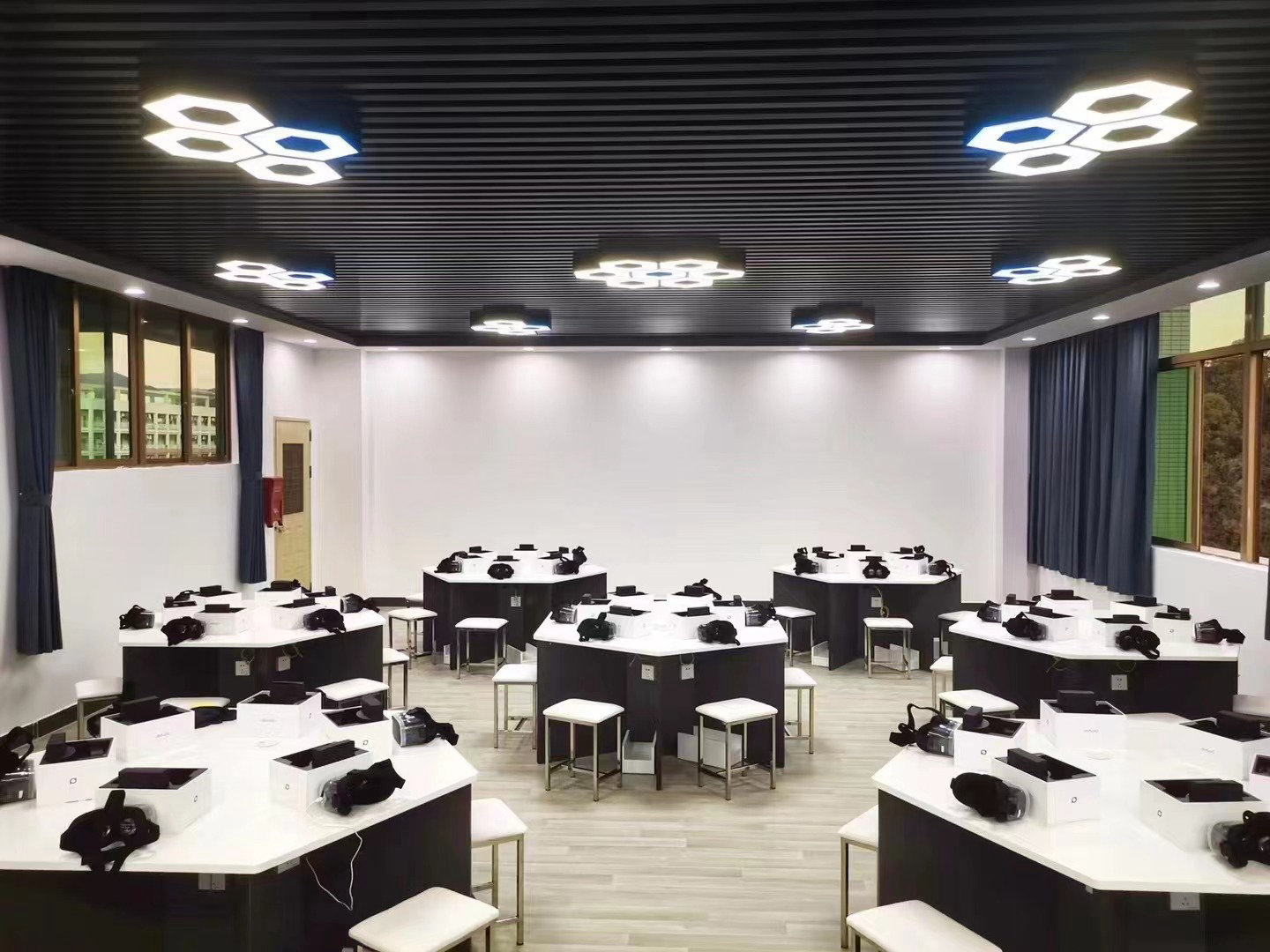 上海師范大學元宇宙XR創(chuàng)新教室
